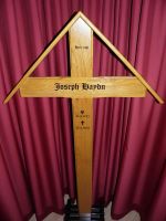 Kreuz-F9-g-m-Dach.jpg